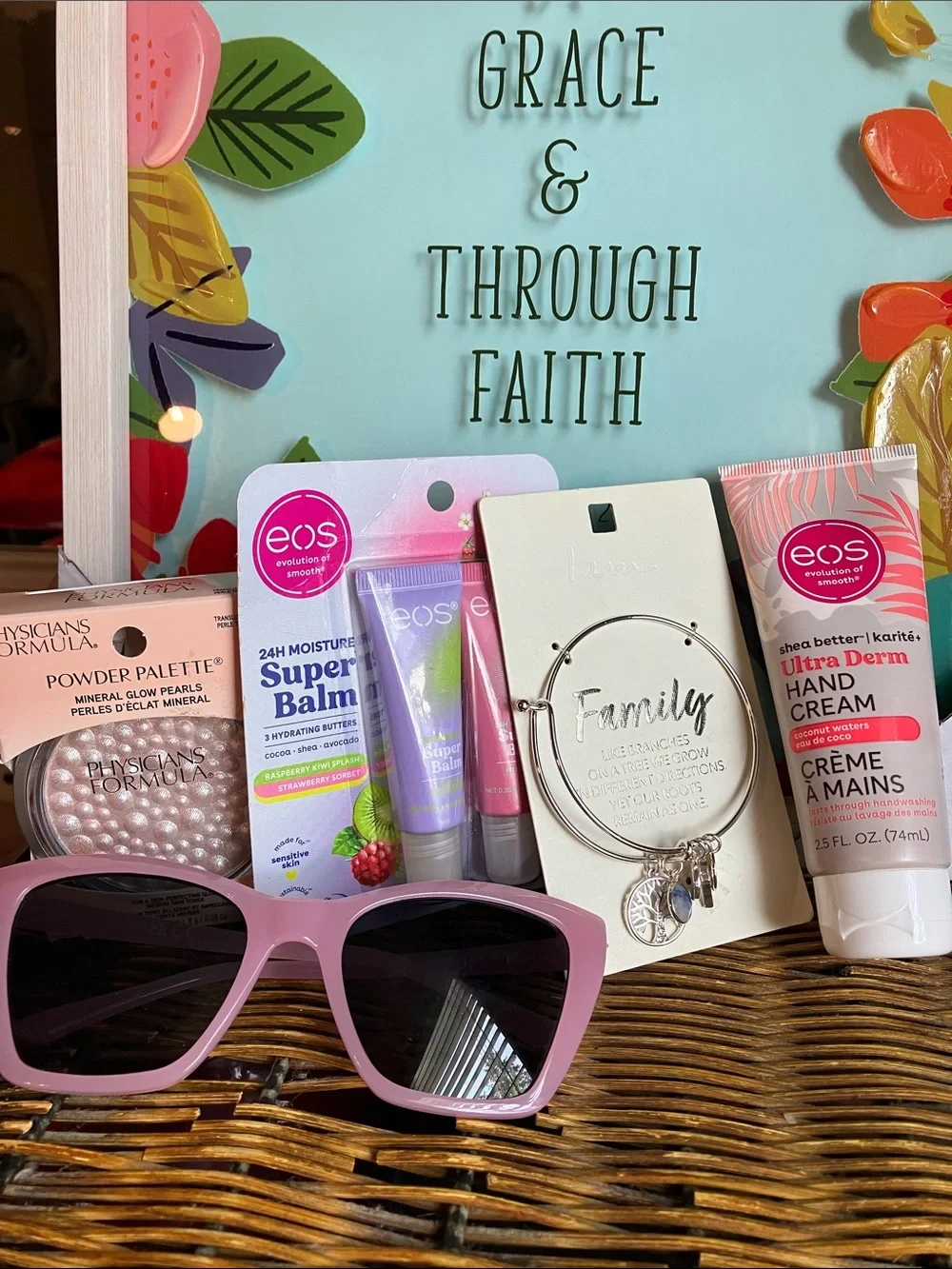 eos Pink Lip Balm & Hand Cream Gift Set - Pink